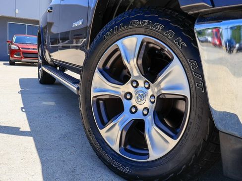 Used 2019 RAM 1500 Laramie AWD/4WD image 26