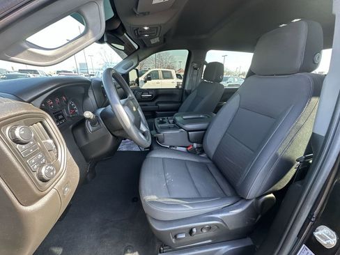 Used 2024 Chevrolet Silverado 2500 Custom w/ Custom Value Package image 11