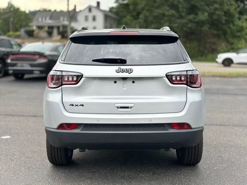 New 2025 Jeep Compass Limited w/ Sun & Sound Group AWD/4WD image 5