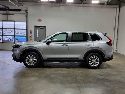 Used 2023 Honda CR-V LX image 9