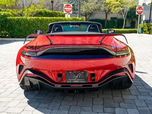 Used 2023 Aston Martin V12 Vantage Roadster image 22