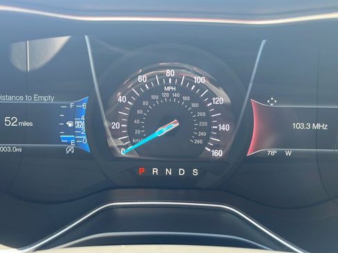 Used 2018 Ford Fusion SE w/ Fusion SE Technology Package FWD image 12