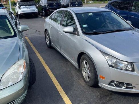 Used 2013 Chevrolet Cruze LT w/ RS Package FWD image 4