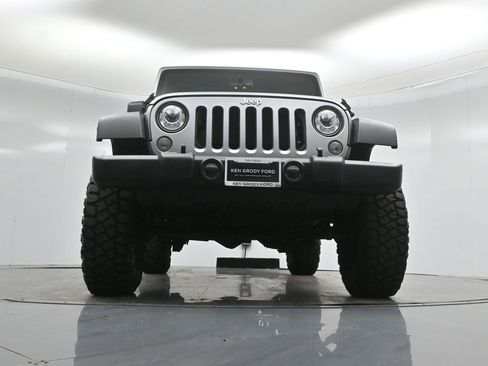 Used 2018 Jeep Wrangler Unlimited Sport S image 39