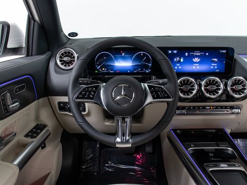 New 2025 Mercedes-Benz GLA 250 4MATIC image 20