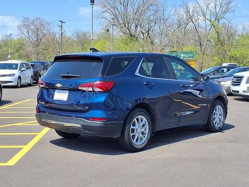 Used 2022 Chevrolet Equinox LT FWD image 2