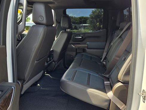 Used 2021 GMC Sierra 1500 Denali w/ Denali Ultimate Package AWD/4WD image 10