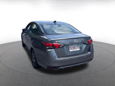 Used 2025 Nissan Versa SV FWD image 8
