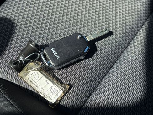 Used 2025 Kia Soul LX w/ LX Technology Package FWD image 22