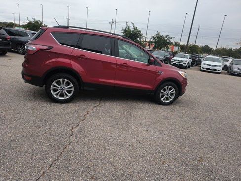 Used 2018 Ford Escape SE w/ SE Sync 3 Package image 6
