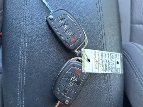 Used 2015 Hyundai Santa Fe Sport FWD image 40