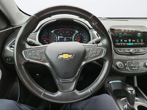 Used 2018 Chevrolet Malibu LT FWD image 14