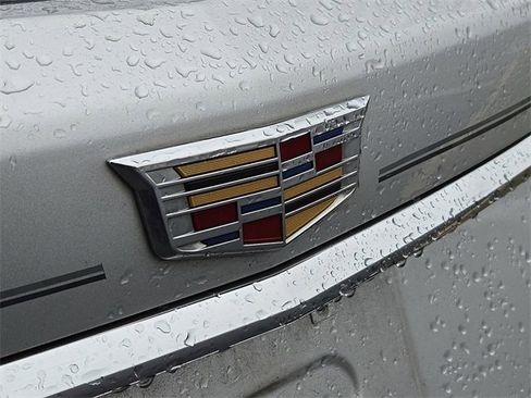 Used 2017 Cadillac XT5 FWD image 8