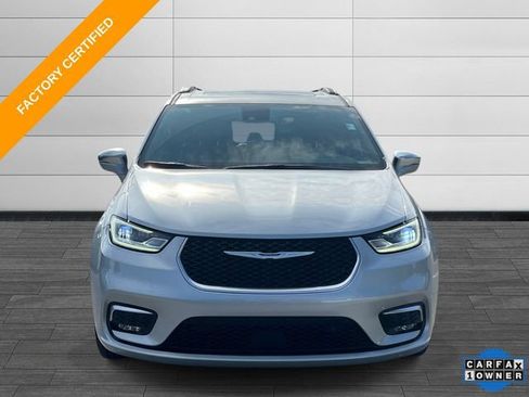 Used 2024 Chrysler Pacifica Pinnacle FWD image 9