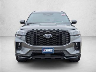 Used 2025 Ford Explorer ST-Line w/ ST-Line Street Pack video 2
