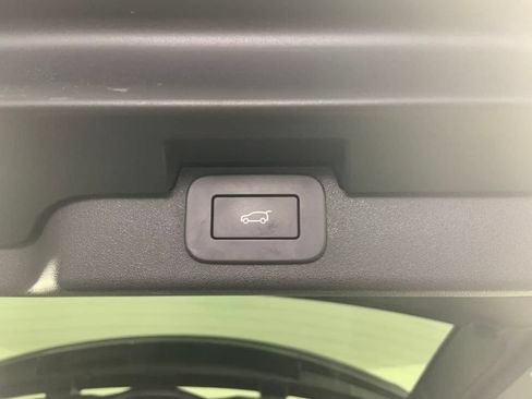 Used 2023 Land Rover Discovery S R-Dynamic AWD/4WD image 12