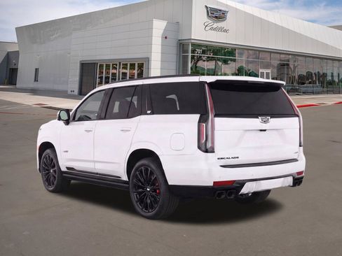 Certified 2024 Cadillac Escalade V w/ LPO, ONYX Package AWD/4WD image 8
