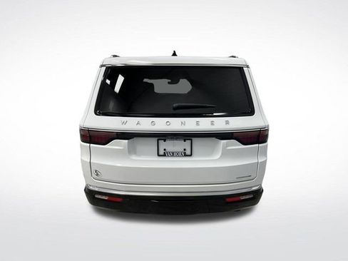 Used 2024 Jeep Wagoneer Series III w/ Convenience Group I image 13