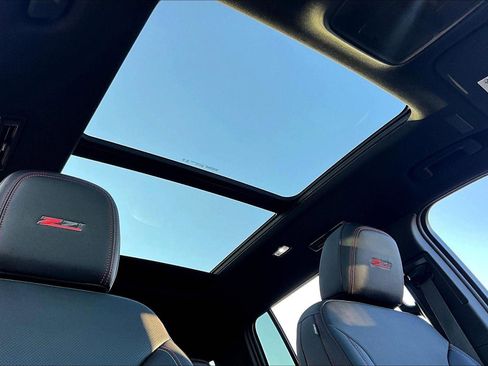 Used 2024 Chevrolet Traverse Z71 w/ Enhanced Driving Package image 23