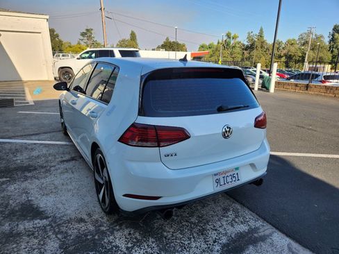 Used 2018 Volkswagen GTI SE w/ SE Leather Package FWD image 3