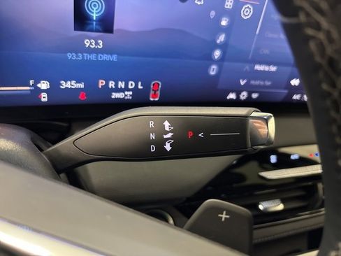 Used 2025 Buick Enclave Preferred image 32