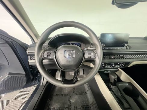Used 2025 Honda Accord LX image 14
