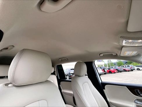Used 2020 Mercedes-Benz GLB 250 image 12