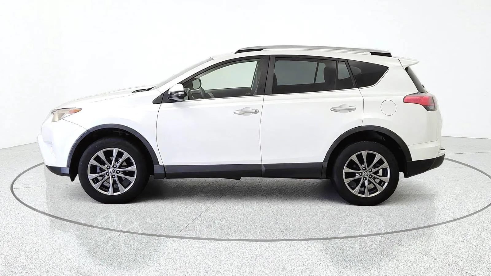 Used 2018 Toyota RAV4 Limited w/ All Weather Liner Package AWD/4WD image 5