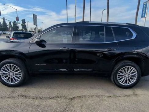 Used 2024 GMC Acadia Denali image 5