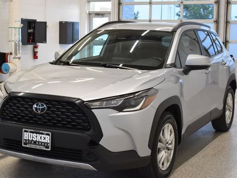 Used 2024 Toyota Corolla Cross LE AWD/4WD image 9
