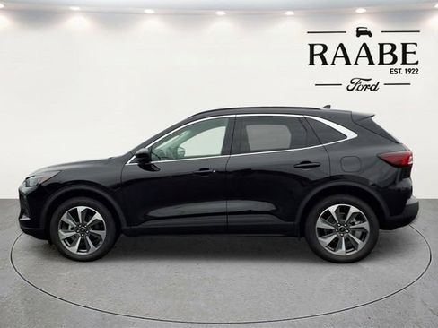 Used 2024 Ford Escape Platinum AWD/4WD image 4