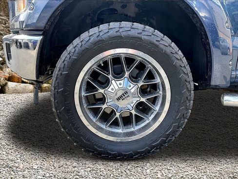 Used 2017 Ford F150 XLT image 8