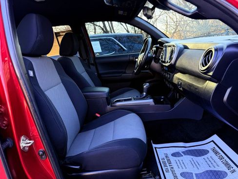 Used 2021 Toyota Tacoma TRD Off-Road image 37