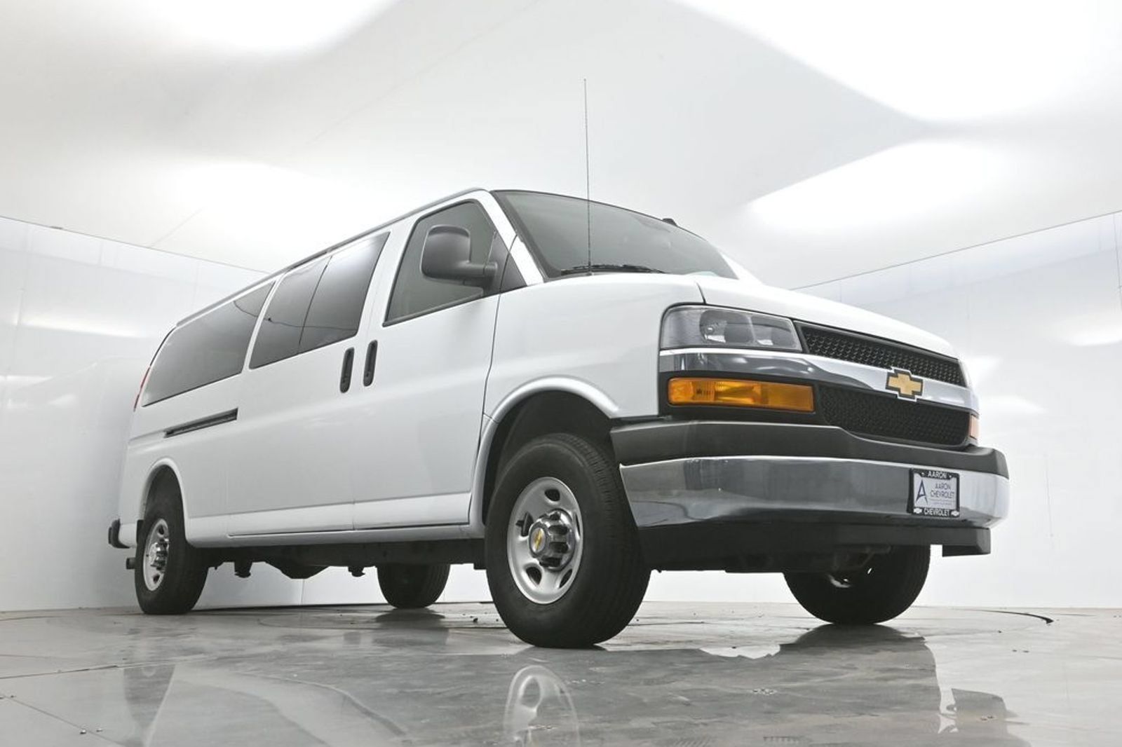 Used 2025 Chevrolet Express 3500 LT w/ LT Preferred Equipment Group RWD image 54