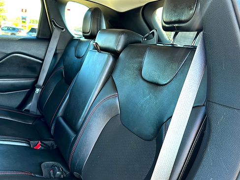 Used 2022 Jeep Cherokee Trailhawk w/ Trailer Tow Group image 19