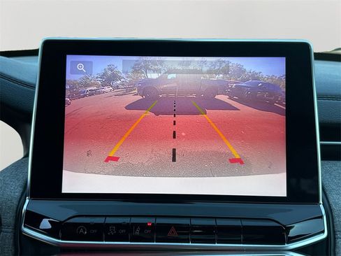 Used 2024 Jeep Compass Latitude image 26