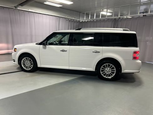 Used 2019 Ford Flex SEL w/ Class III Trailer Tow Package AWD/4WD image 4