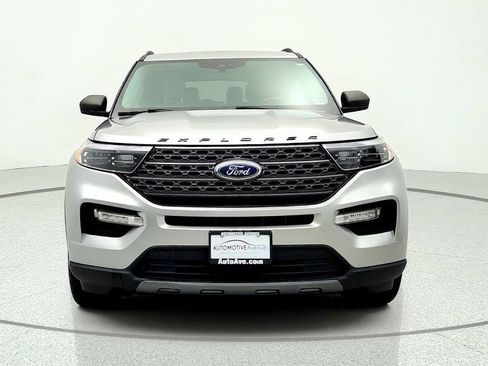 Used 2021 Ford Explorer XLT w/ Equipment Group 202A AWD/4WD image 2