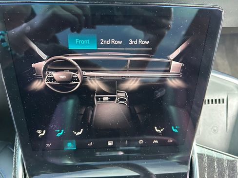 Used 2025 Cadillac Escalade IQ Sport 1 AWD/4WD image 35