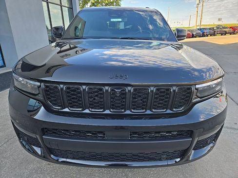 New 2025 Jeep Grand Cherokee L Limited w/ Luxury Tech Group II image 16