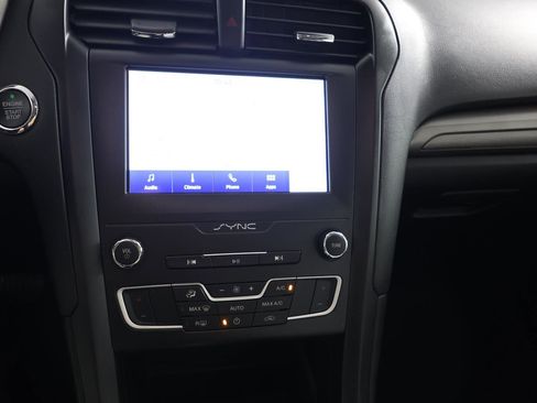 Used 2020 Ford Fusion SE w/ Equipment Group 151A FWD image 17