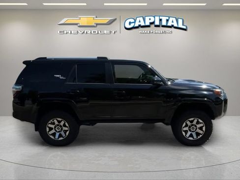 Used 2017 Toyota 4Runner TRD Off-Road AWD/4WD image 6
