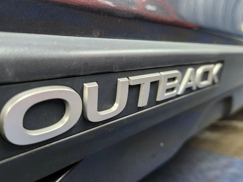 Used 2018 Subaru Outback 2.5i Limited image 46