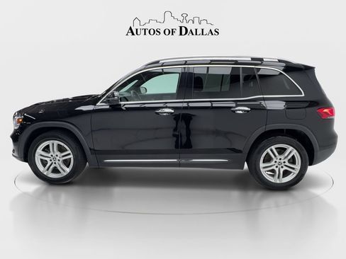 Used 2021 Mercedes-Benz GLB 250 4MATIC w/ Premium Package image 4
