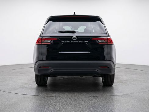 Used 2025 Toyota Grand Highlander FWD image 7