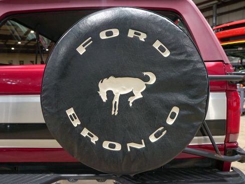 Used 1995 Ford Bronco XLT AWD/4WD image 24