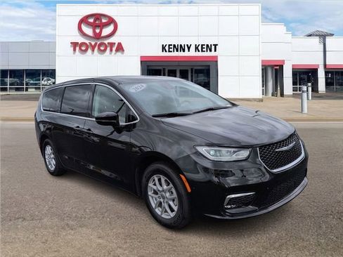 Used 2024 Chrysler Pacifica Touring-L FWD image 1