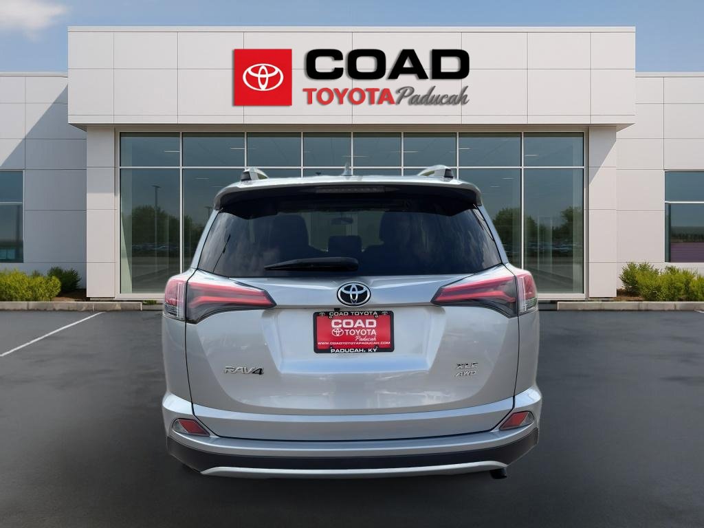 Used 2016 Toyota RAV4 XLE AWD/4WD image 4