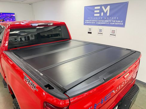 Used 2022 Chevrolet Silverado 1500 Custom Trail Boss w/ LPO, Dark Essentials Package AWD/4WD image 18