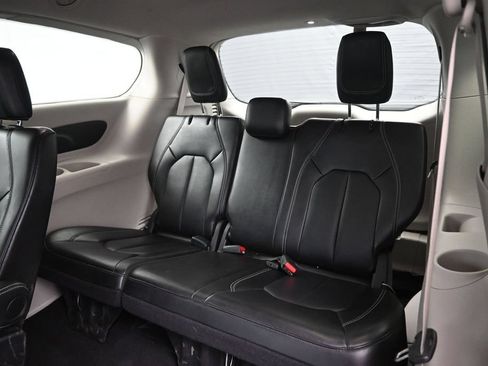 Used 2024 Chrysler Pacifica Touring-L FWD image 26